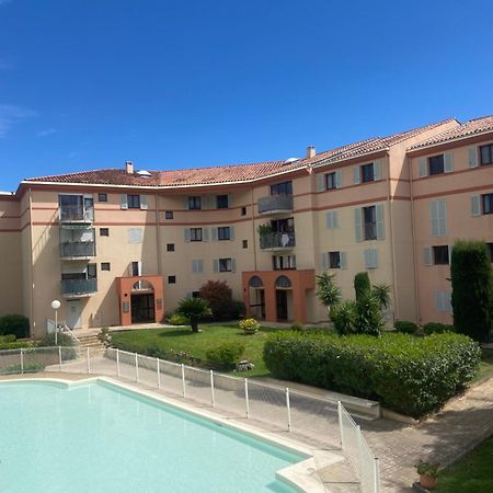 Residence Ste Croix Фрежус Екстер'єр фото